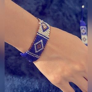 Handmade beaded necklace/choker and bracelet set made in Uganda